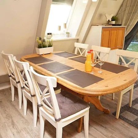 Prázdninový dům Zeltdachhaus Mit Viel Platz _ Park Damp