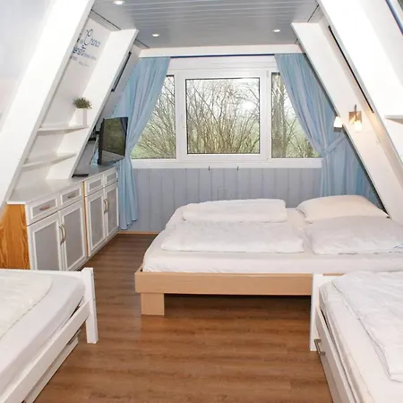 Zeltdachhaus Mit Viel Platz _ Park Prázdninový dům Damp